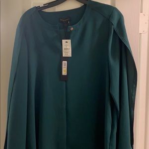 Green blouse / open sleeve